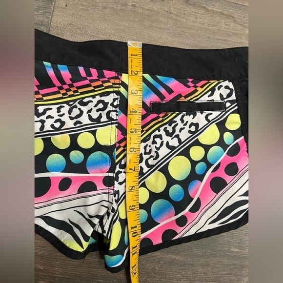 Roxy Board Shorts Size 3-Black w Rainbow Graffiti print - Picture 5 of 6